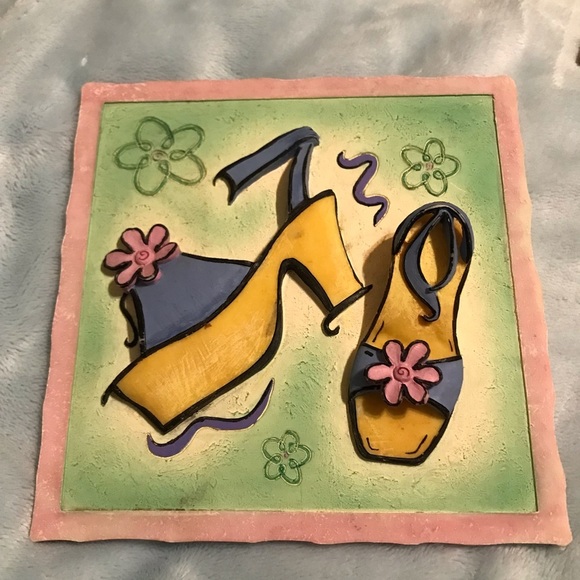 Shabby Chic plaster wall hangings - Picture 3 of 16